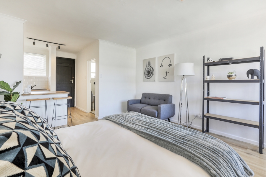 To Let 1 Bedroom Property for Rent in Green Point Western Cape